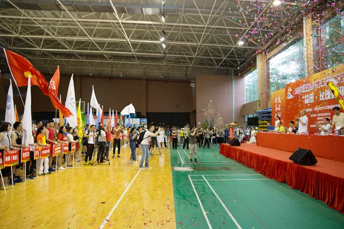 海雅集团篮球队参加2016深圳市第三届企业运动会