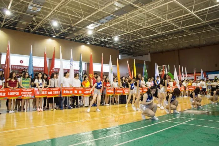 海雅集团篮球队参加2016深圳市第三届企业运动会