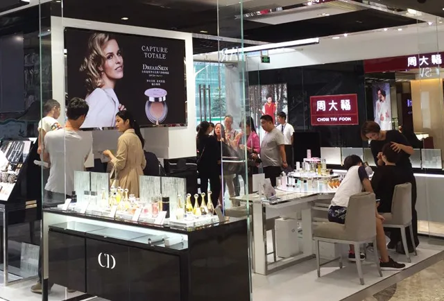 相约Dior 闪耀整个冬日