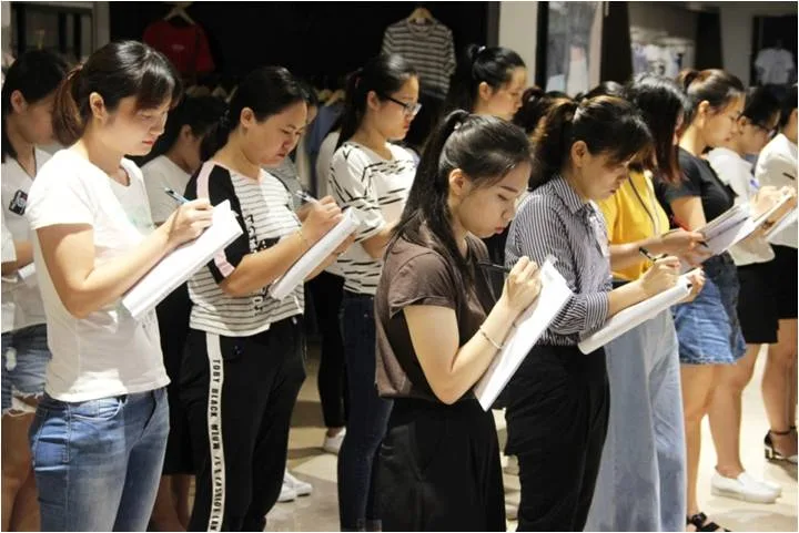 生命因参与而精彩 青春因活力而生辉 ——记首届海雅缤纷广场营运早会技能大赛