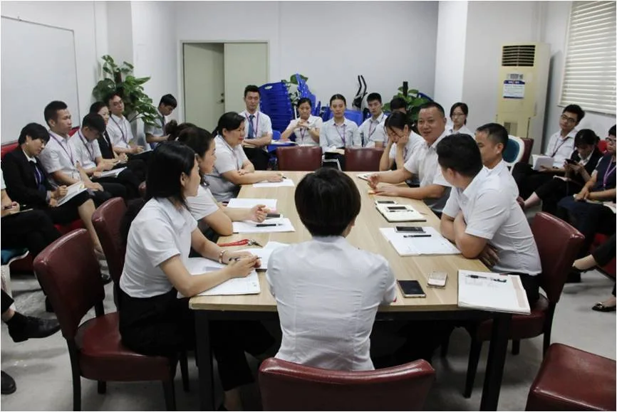 生命因参与而精彩 青春因活力而生辉 ——记首届海雅缤纷广场营运早会技能大赛