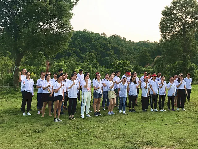 利剑出鞘，问鼎苍穹——中山海雅缤纷城营销团队户外活动圆满结束