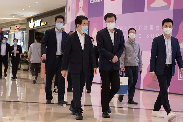 深圳市税务局党委书记、局长张国钧一行到海雅集团调研