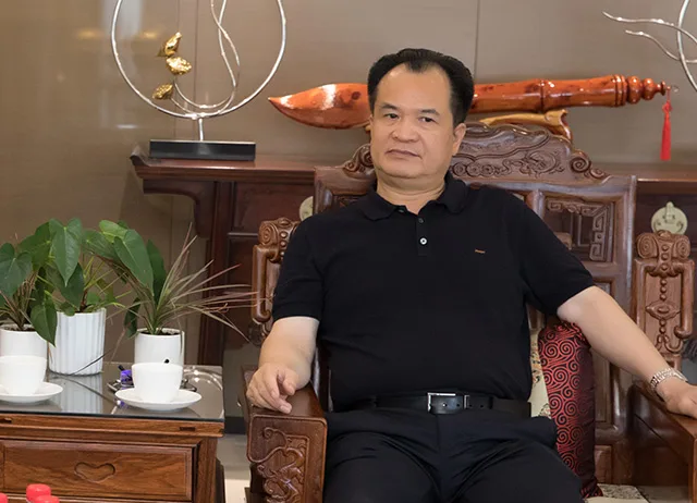香港各界文化促进会主席涂辉龙先生一行探望慰问杨祥波先生的夫人黄雪蓉及儿子杨题维