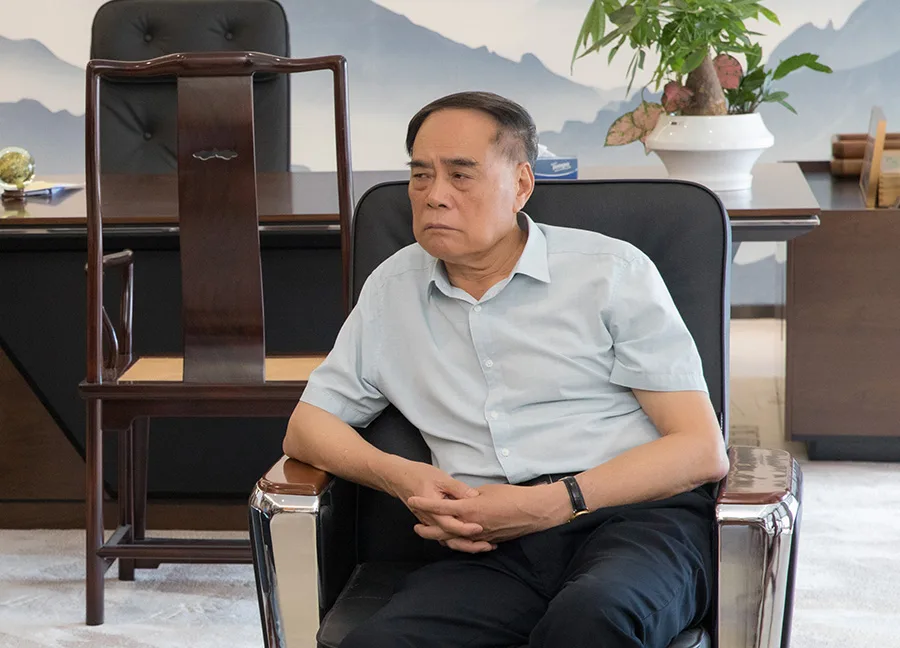 香港各界文化促进会主席涂辉龙先生一行探望慰问杨祥波先生的夫人黄雪蓉及儿子杨题维