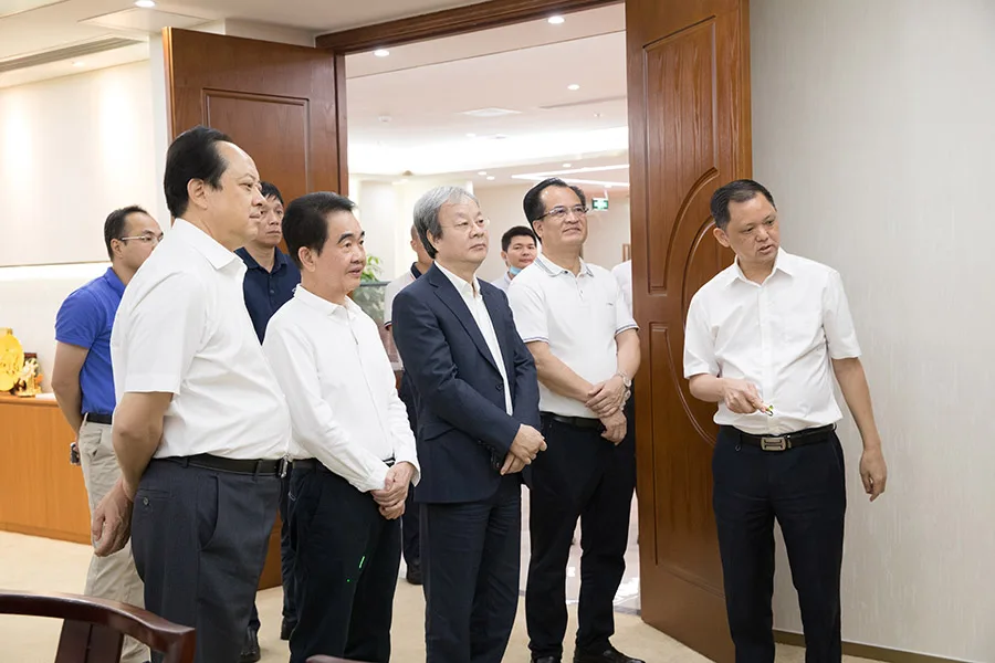 香港各界文化促进会主席涂辉龙先生一行到深圳潮创会参观访问