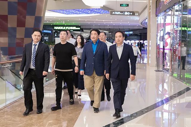 香港各界文化促进会主席涂辉龙会见著名相声表演艺术家姜昆