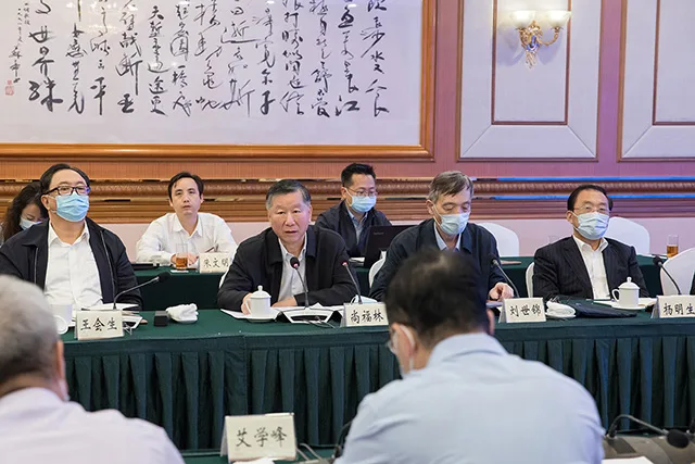 全国政协调研组在深进行专题调研