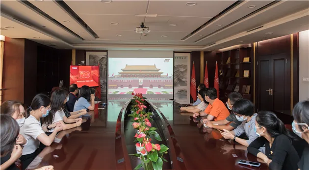 深圳特区报 | 深圳海雅集团组织党员观看“建党百年”直播