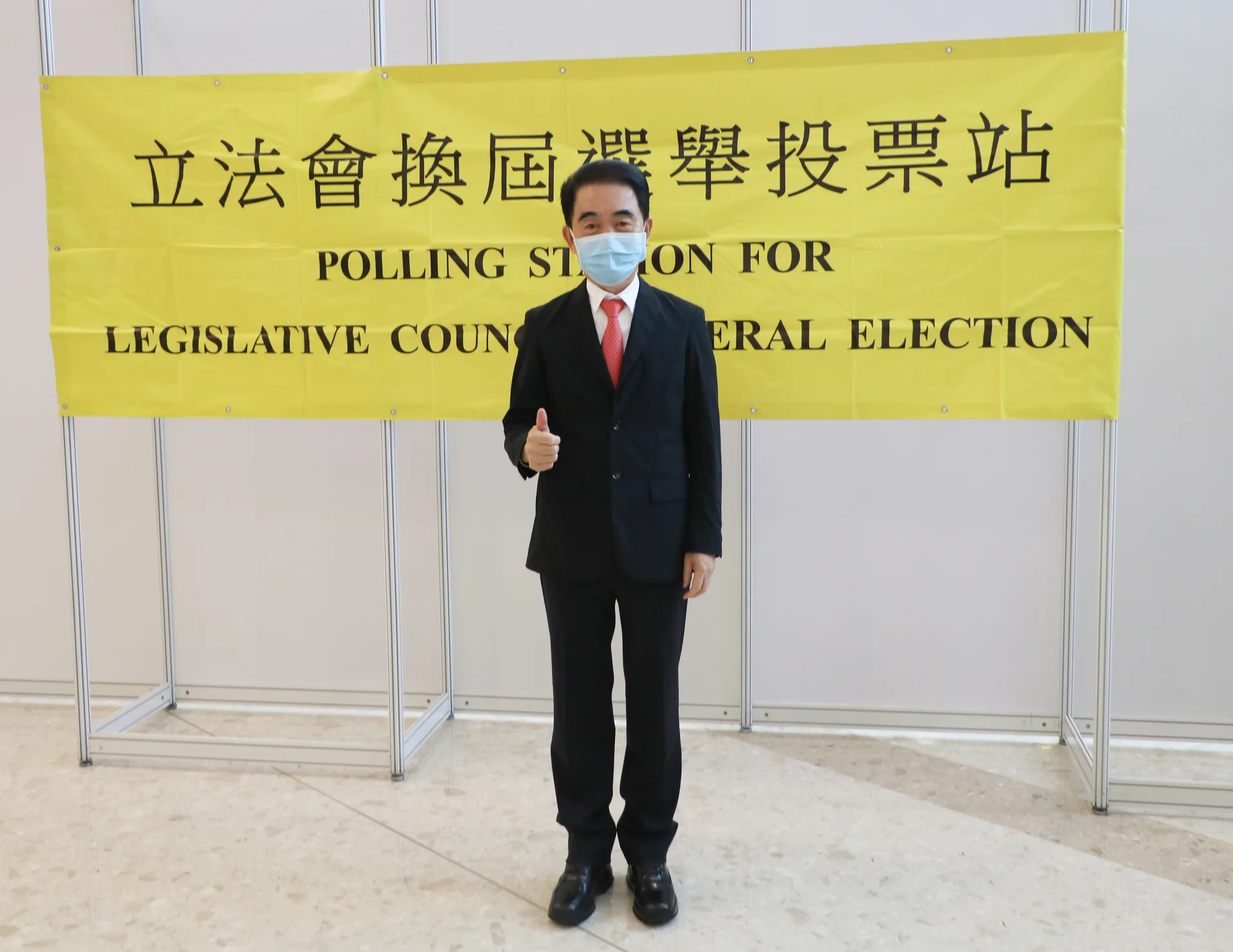 做“一国两制”伟大事业的实践者推动者——记集团董事局主席涂辉龙出席香港特区第六任行政长官选举系列活动
