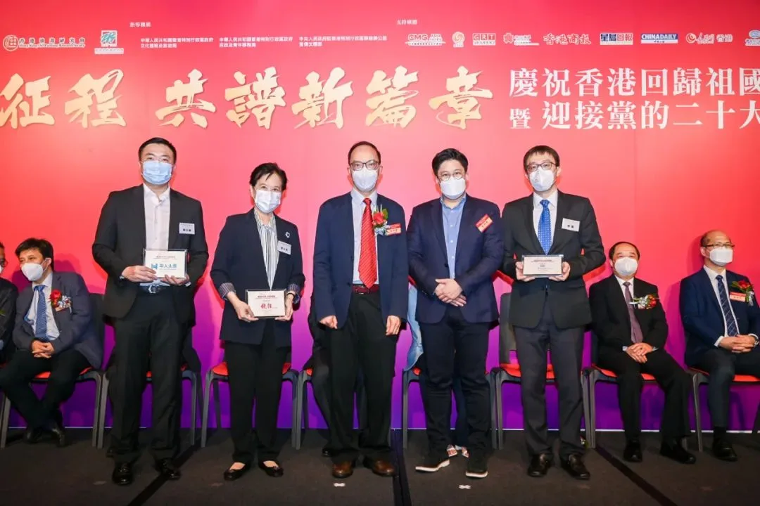 海雅集团董事局主席涂辉龙在香港各界文化促进会大型美术作品展开幕式上发表视频致辞