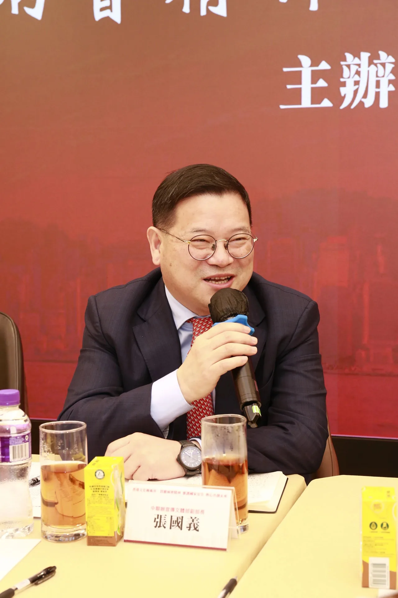《紫荆网》报道 | 涂辉龙主席出席由香港文促会举办的座谈会 贯彻全国“两会”精神 吁各界维护国家安全