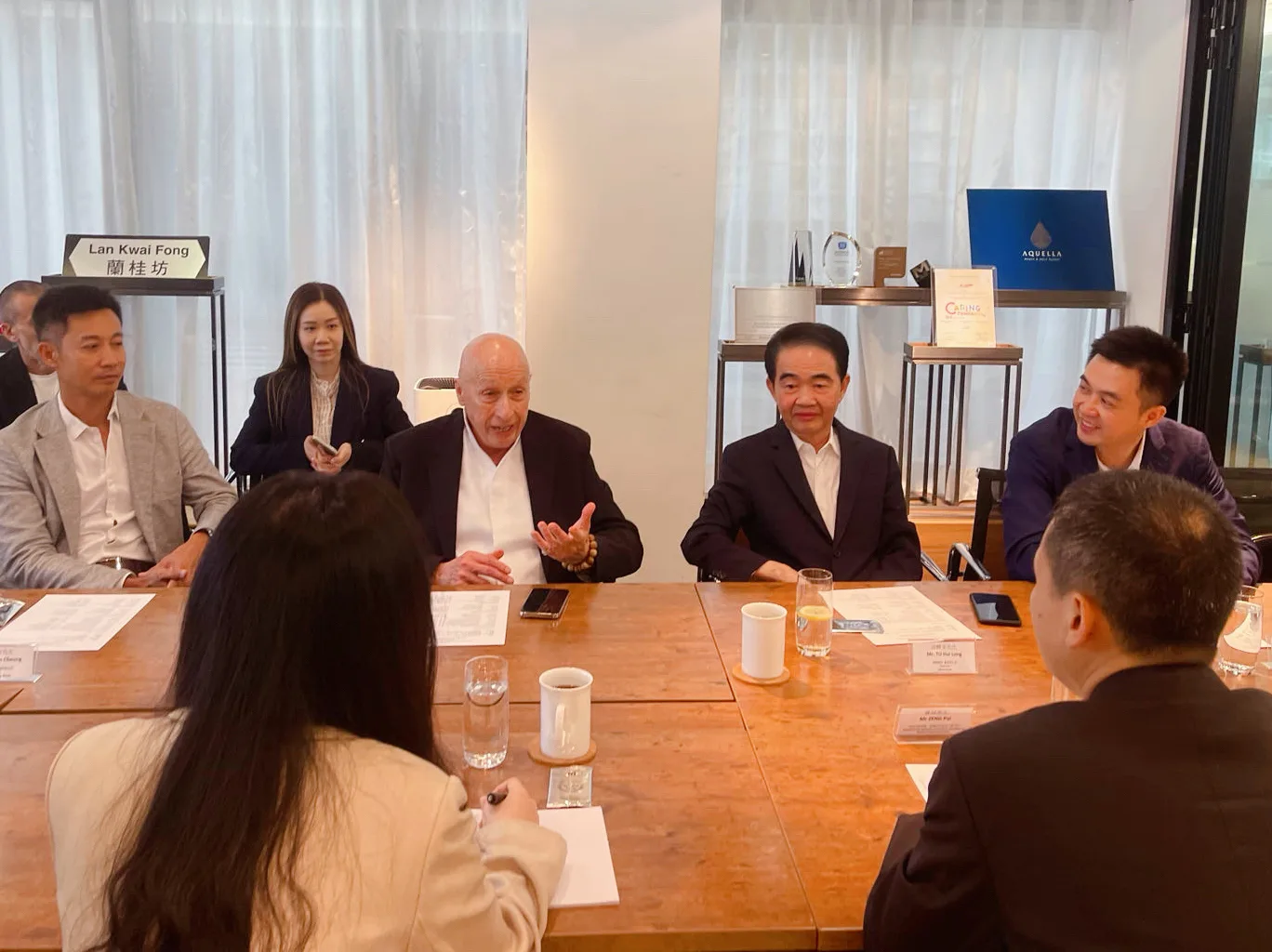 深圳市委常委曾湃一行与海雅集团和兰桂坊集团座谈