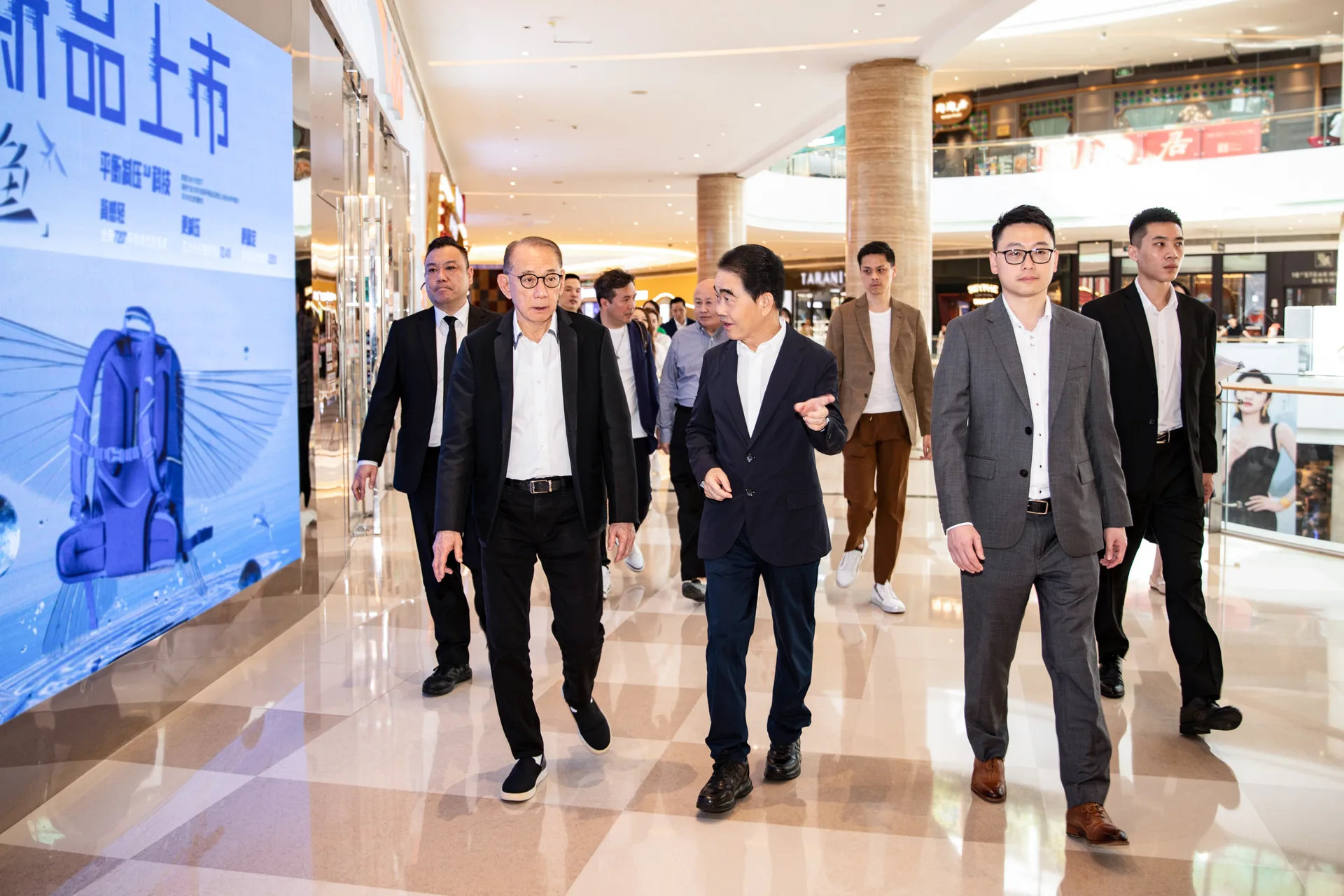 英皇集团杨受成主席一行到访海雅集团座谈交流