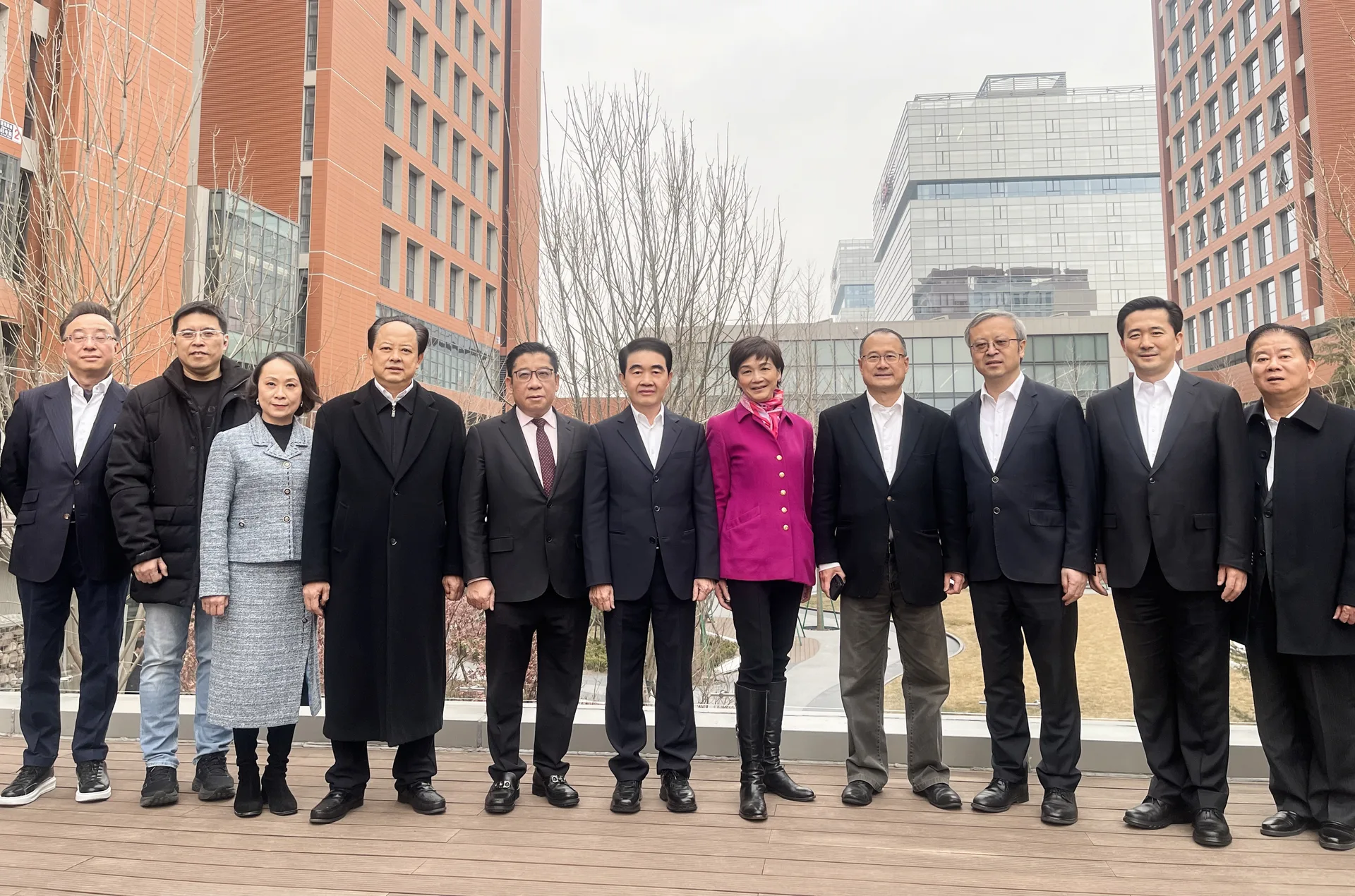 港区全国政协委员考察紫荆文化港澳青年创新创业中心