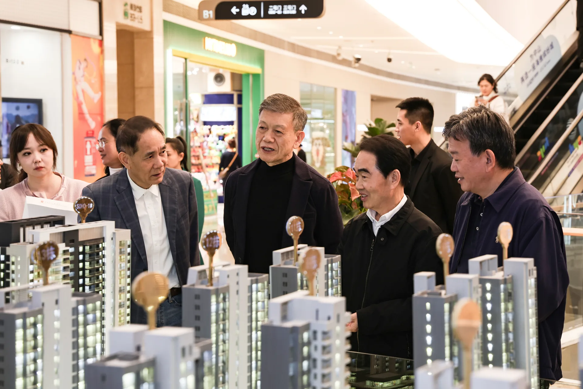 携手海雅共筑梦！深圳市慈善会戴北方会长一行到深圳海雅（集团）有限公司走访交流
